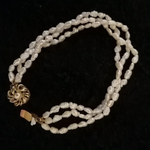 Vintage Three-Strand White Freshwater Pearl Bracelet - Picture 5 of 7